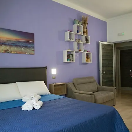 Li Cumpari Salentini * Лечче